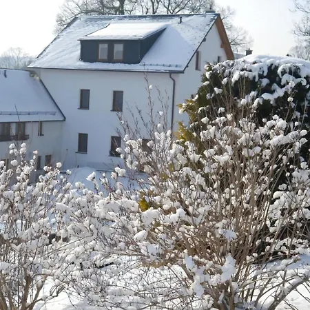 Gemuetliche In Mit Grill, Garten Und Terrasse