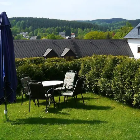 Gemuetliche In Mit Grill, Garten Und Terrasse Бад-Брамбах